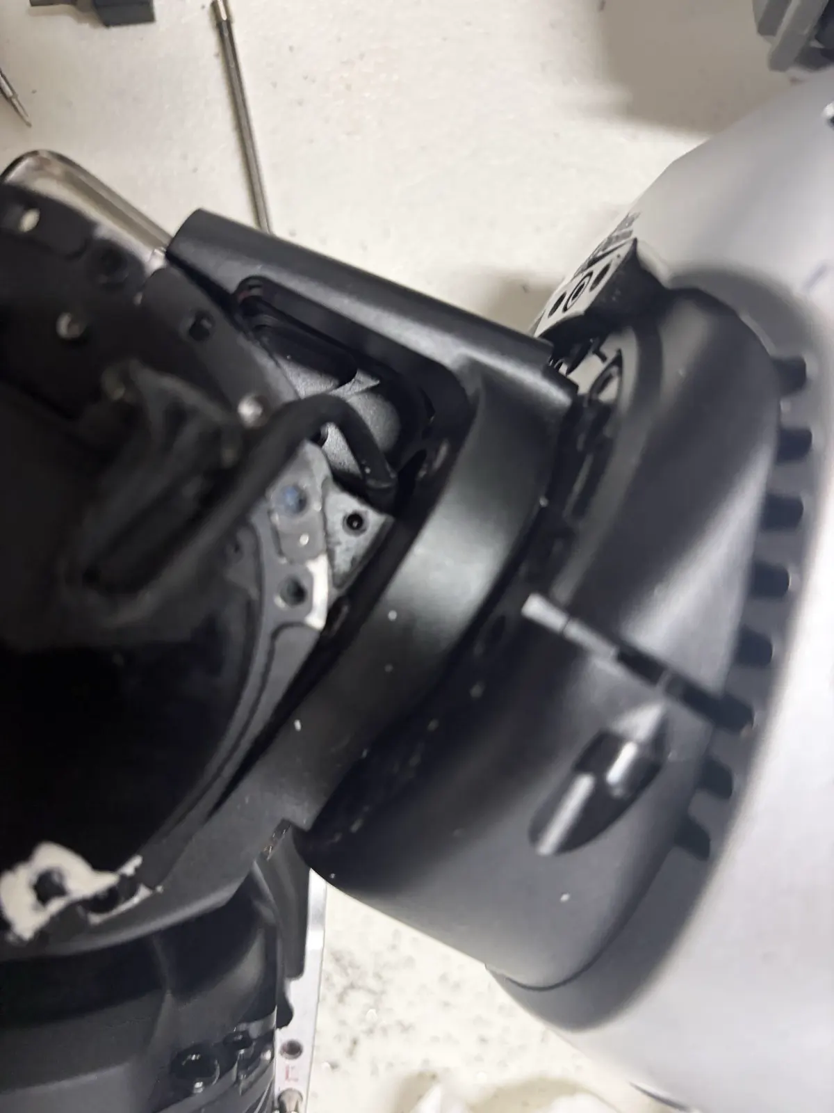 The hip entry point with the triangular cover removed